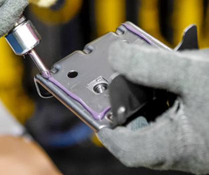 如何汽車更省油?粘合劑和電池成為新希望