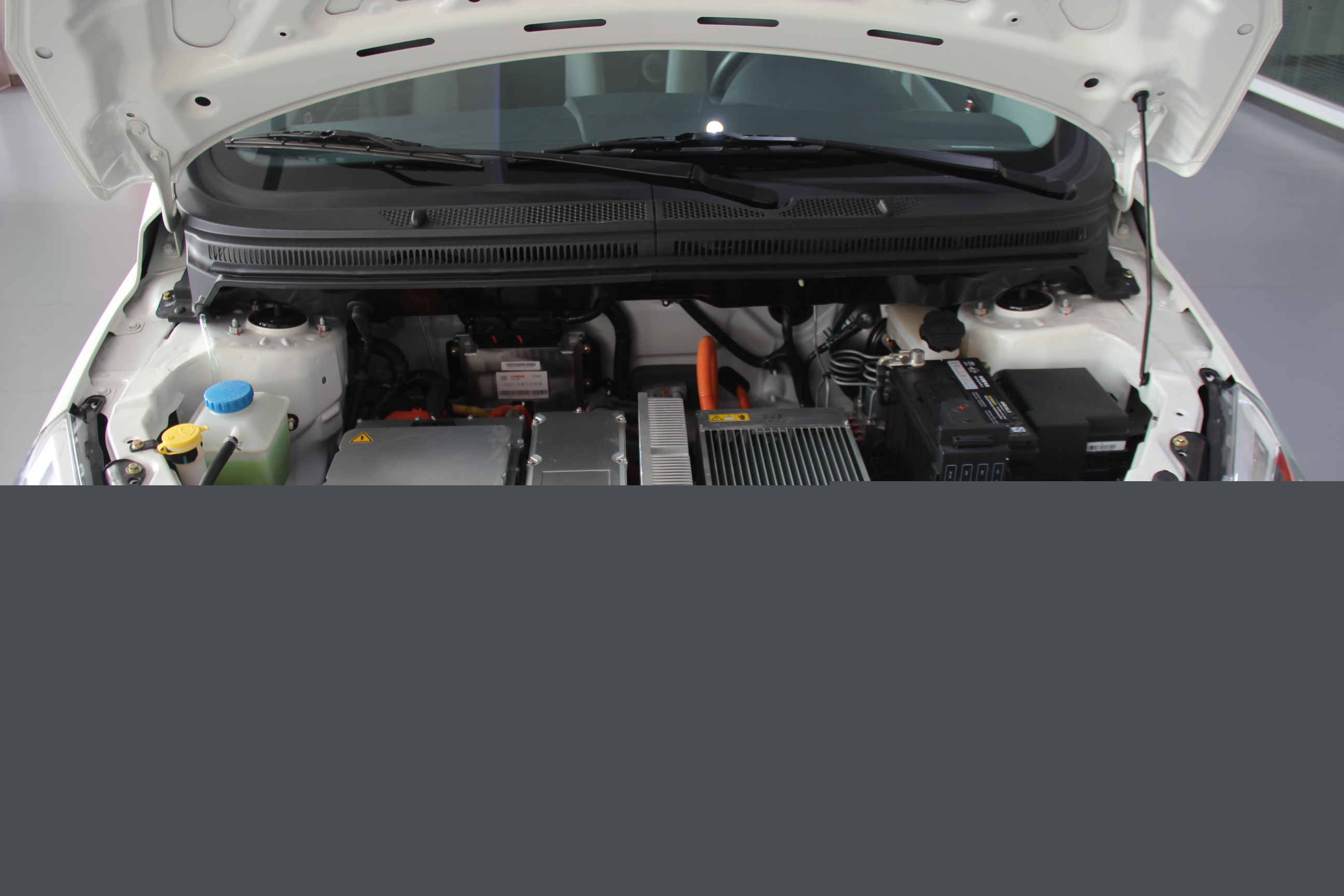 新能源汽車拉動 上半年全國電池行業主營業務收入23325億 新能源汽車拉動 上半年全國電池行業主營業務收入23325億