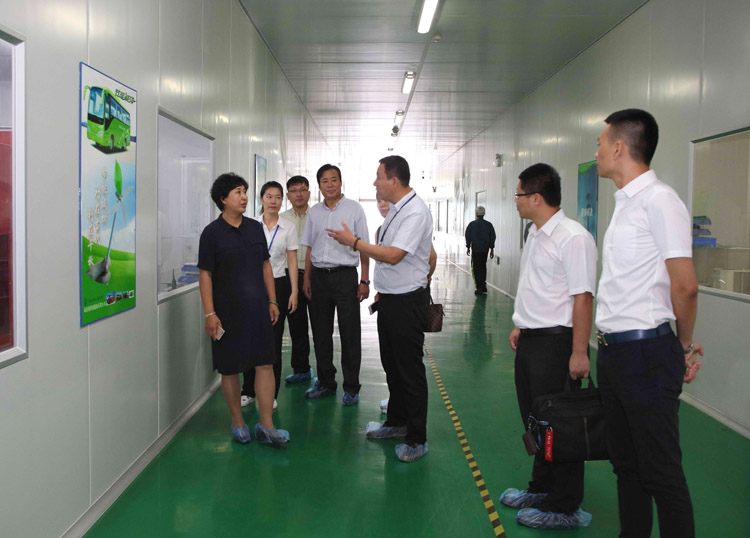 吉林瀚星集團副董事長方長麗一行參觀考察銀隆新能源 吉林瀚星集團副董事長方長麗一行參觀考察銀隆新能源