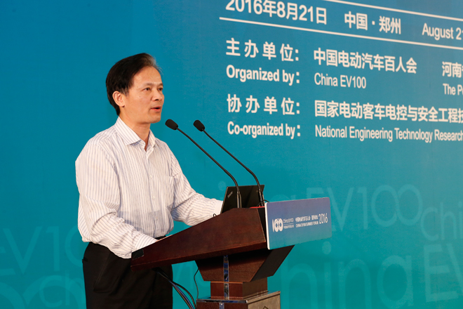 中國工程院秘書長、院士 鐘志華