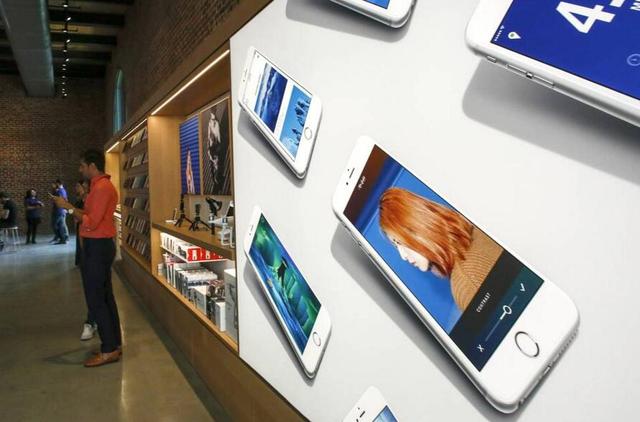 智能手機創新停滯 IDC今年出貨量增長預期砍一半 智能手機創新停滯 IDC今年出貨量增長預期砍一半