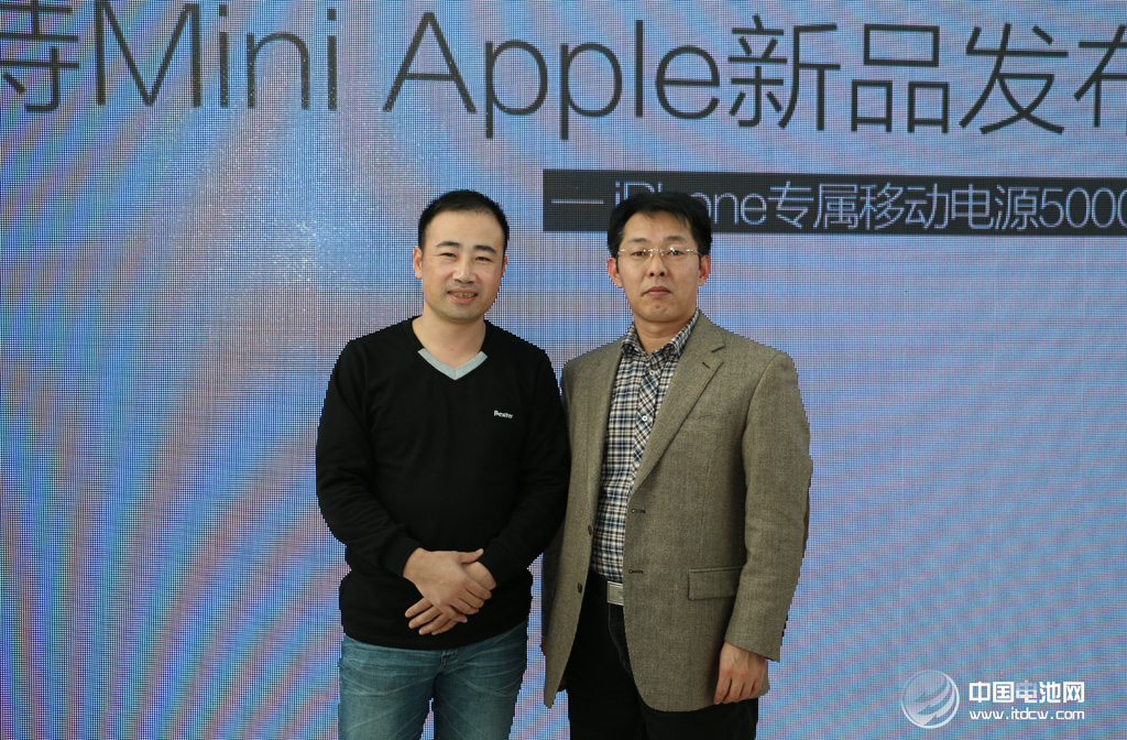 潘良春與中國電池網董事長合影