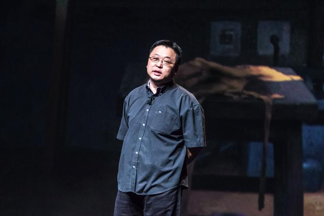 錘子科技一年半虧掉6億 羅永浩的情懷如何敗給現實？