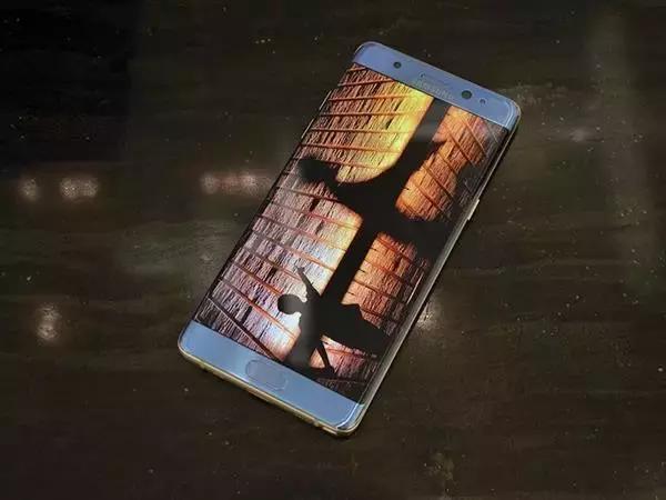 用戶投訴替換后三星Note 7電池過熱耗電快 加大召回難度