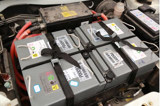 盼達用車——力帆330EV純電動新能源汽車,配套動力電池來自妙盛動力科技.jpg 盼達用車——力帆330EV純電動新能源汽車,配套動力電池來自妙盛動力科技.jpg