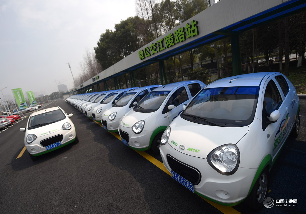 10月汽車產銷保持高增 新能源增長放緩商用車持續回暖 10月汽車產銷保持高增 新能源增長放緩商用車持續回暖