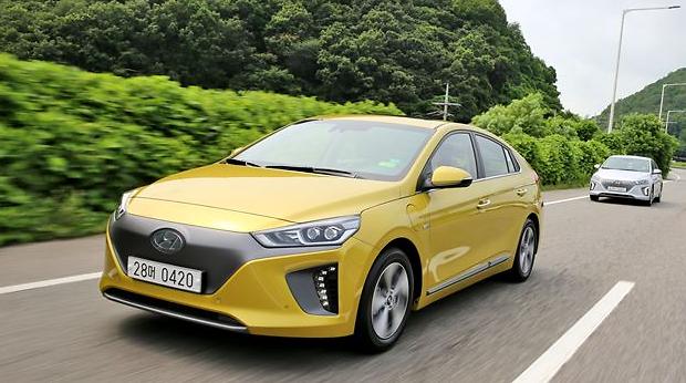 現代汽車2016年推出新款電動車Ioniq，該車型分混動版、插電混動版以及純電動版三種不同版本，今年1-10月國內市場共售出1480臺