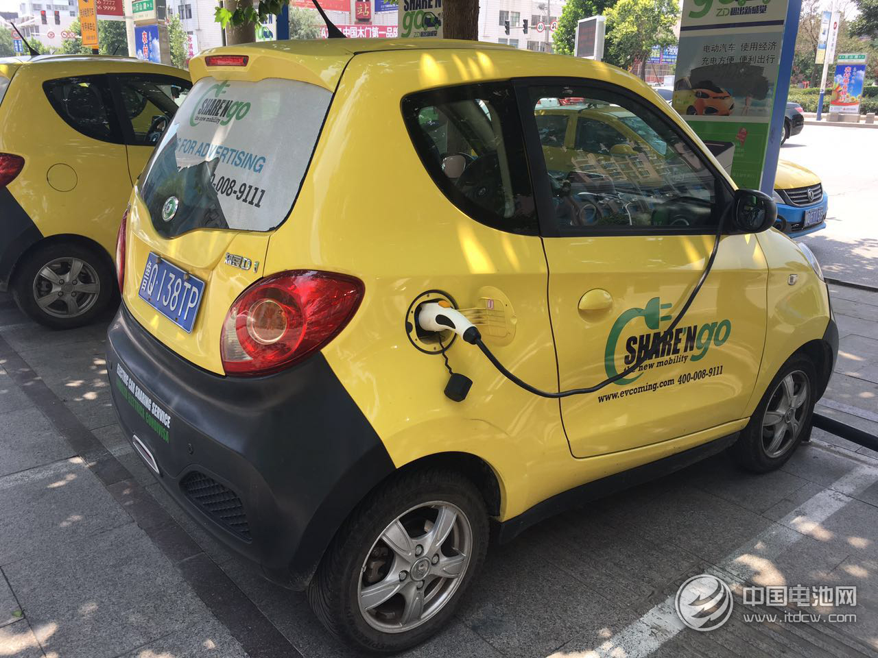 老年代步車遭遇保險空白 人身意外險充當“交強險”