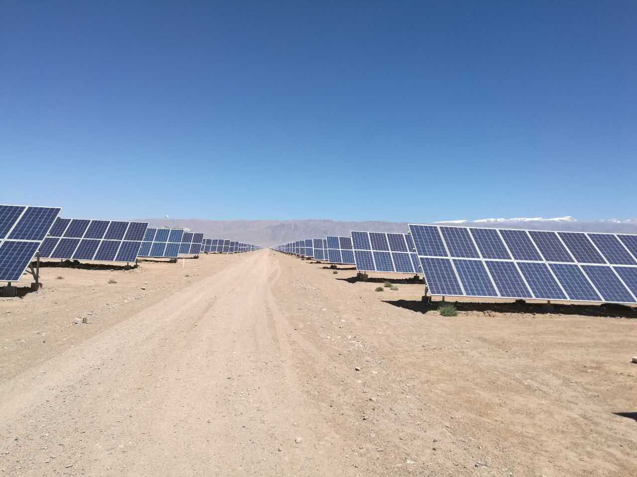 海潤光伏EPC總承包的新疆哈密30MW光伏發(fā)電項(xiàng)目