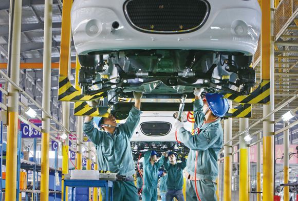 發力新能源車 車企大佬的新年致辭：踐行“擼起袖子加油干”