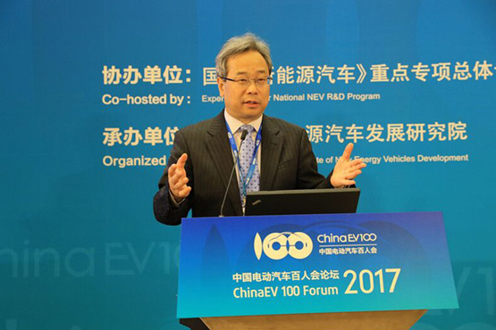 國務院發展研究中心產業經濟研究部部長趙昌文