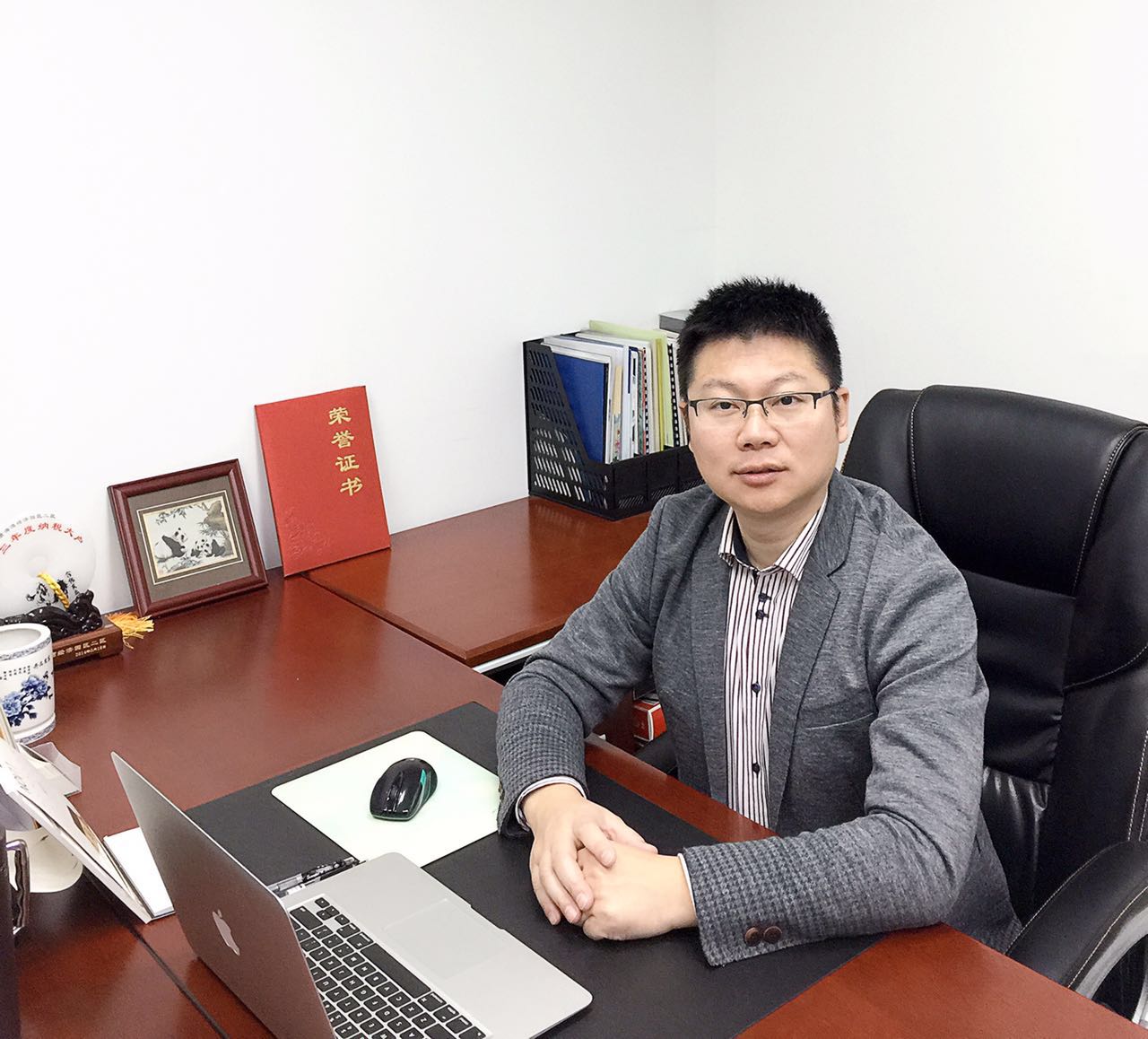 上海頂皓新材料科技有限公司 董事長(zhǎng) 王政強(qiáng)