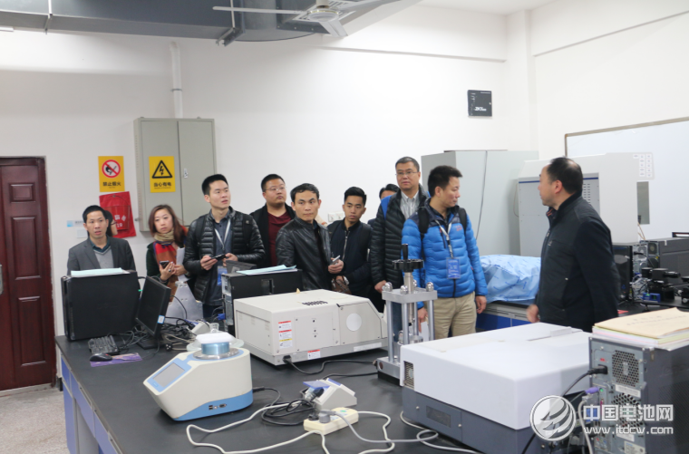 會代表參觀中南大學化學化工學院