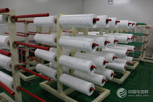 中鋰新材鋰電池濕法隔膜生產車間 中鋰新材鋰電池濕法隔膜生產車間