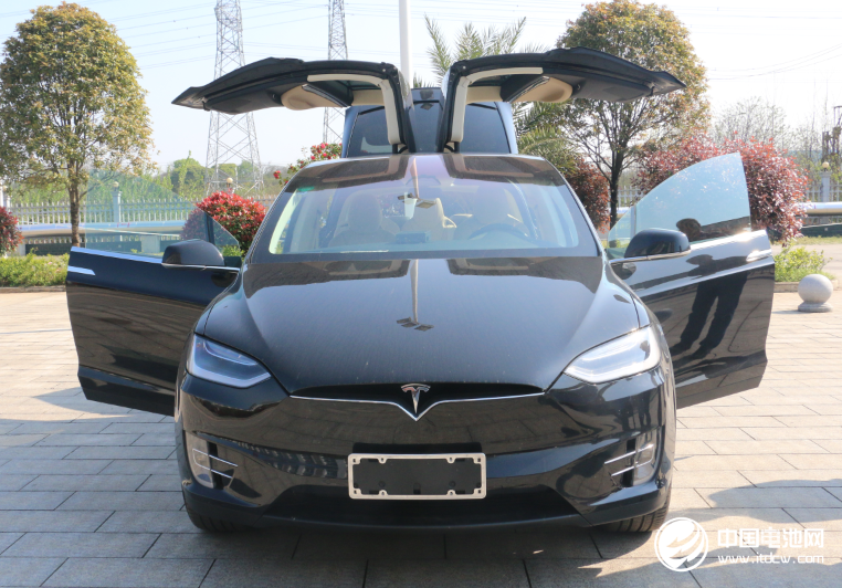 特斯拉臨時(shí)釋放部分電動(dòng)汽車(chē)全部電池容量 續(xù)航至少增加48公里