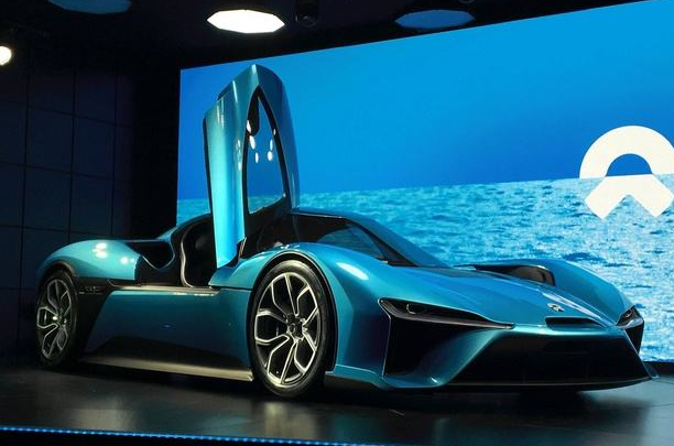 新造車勢力陸續登場 老牌車企“火拼”還是“智取”？