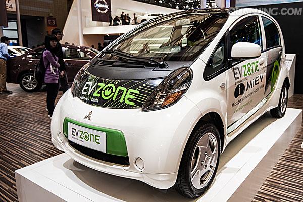 中國汽車產業又一個十字路口：新能源車合資還是單干？