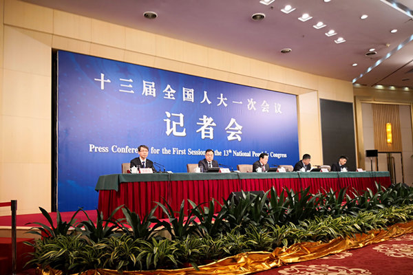 萬鋼：我跟馬斯克早就認識 歡迎全球電動車企來中國