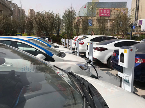 青島首設新能源汽車專用“公共停車區(qū)” 40分鐘快速充電 青島首設新能源汽車專用“公共停車區(qū)” 40分鐘快速充電