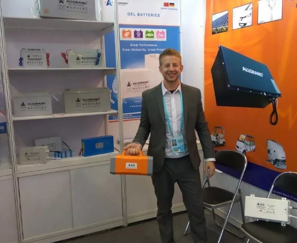 攜帶新產品參會