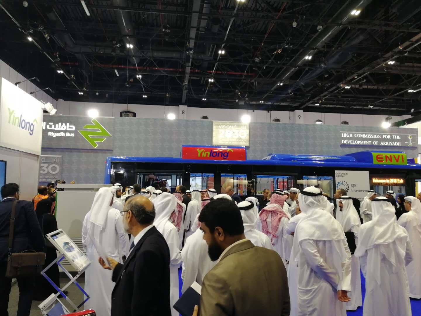 銀隆亮相迪拜交通展 加速拓展海外市場