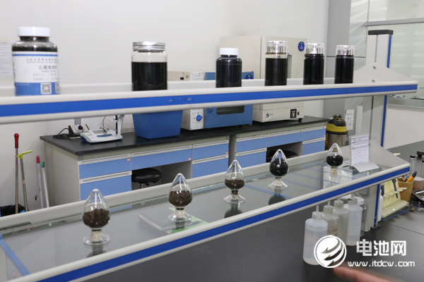 玉皇新能源石墨烯年產能達3噸 今年動力電池產能或達12億WH 