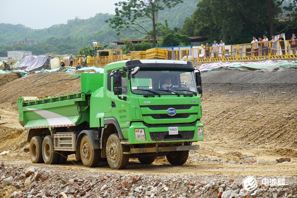 開啟泥頭車電動化時代 全球首批500輛比亞迪T10ZT簽約試運營 開啟泥頭車電動化時代 全球首批500輛比亞迪T10ZT簽約試運營