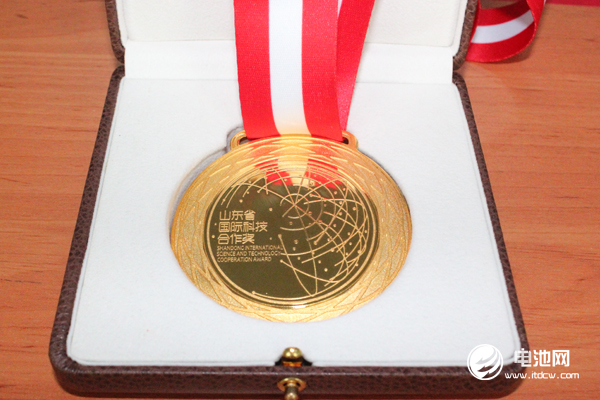 奧冠集團首席專家默茨榮獲“山東省國際科學技術合作獎” 奧冠集團首席專家默茨榮獲“山東省國際科學技術合作獎”