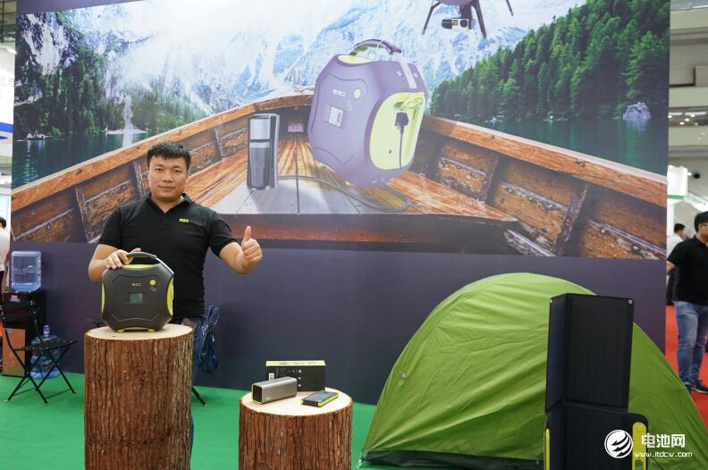 電小二CIBF 2018發(fā)布新品 定義戶外電源行業(yè)標(biāo)準(zhǔn) 電小二CIBF 2018發(fā)布新品 定義戶外電源行業(yè)標(biāo)準(zhǔn)
