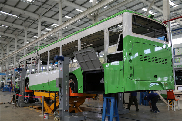 6月將生產(chǎn)K8S純電動雙層巴士 比亞迪客車西安工廠參觀小記