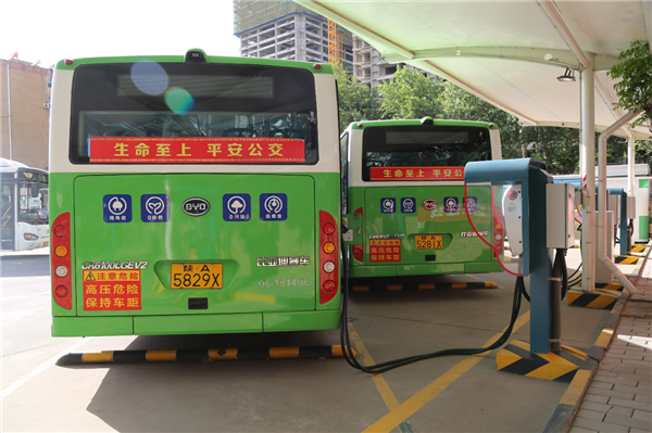 6月將生產(chǎn)K8S純電動雙層巴士 比亞迪客車西安工廠參觀小記