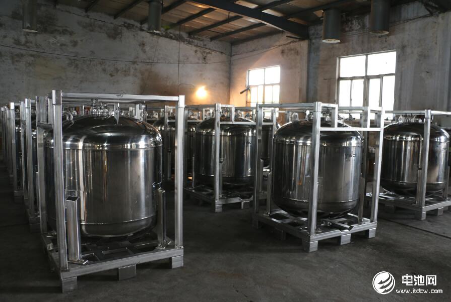 青島海鑫達高純度電子原料包裝容器生產車間