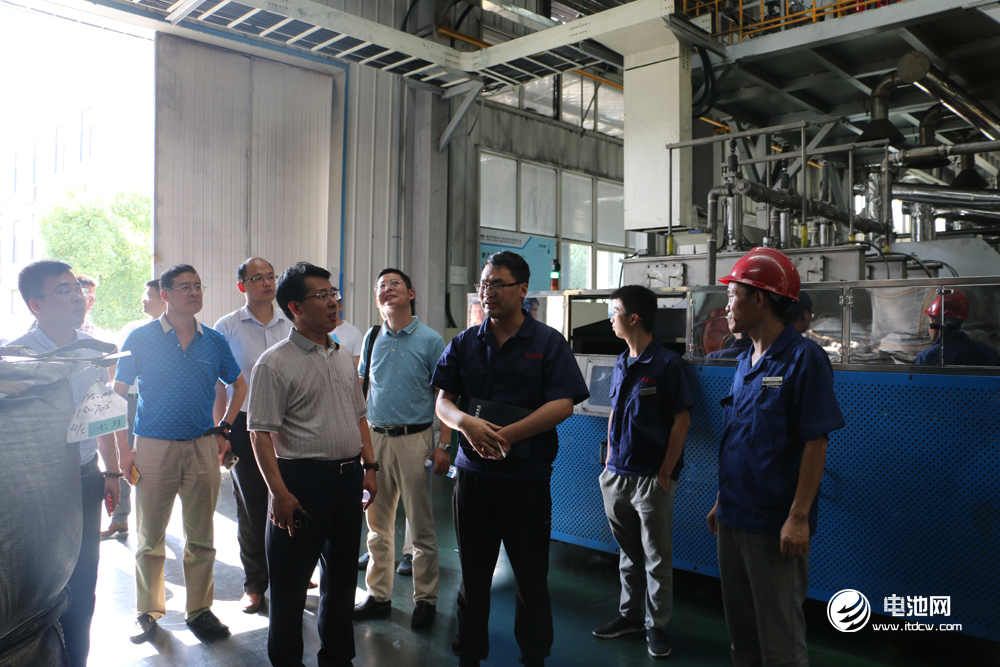 中國鋰電新能源產(chǎn)業(yè)鏈調(diào)研團一行參觀湖州創(chuàng)亞