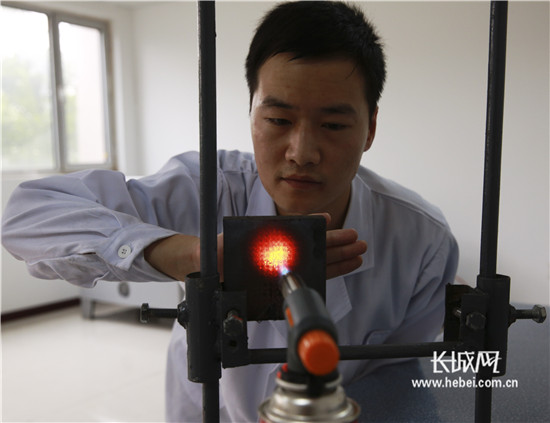 秦皇島開發(fā)區(qū):石墨烯“三防”涂層技術填補國內(nèi)空白 秦皇島開發(fā)區(qū):石墨烯“三防”涂層技術填補國內(nèi)空白