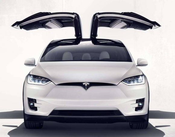 在華納盟友 在美打空頭 特斯拉反守為攻 在華納盟友 在美打空頭 特斯拉反守為攻