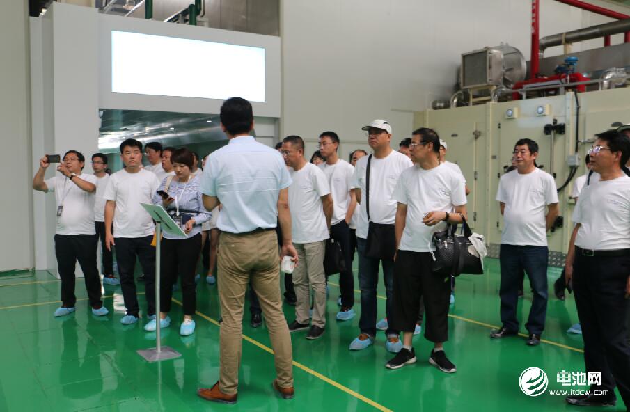 電池百人會企業(yè)家一行參觀考察青島藍科途膜材料有限公司