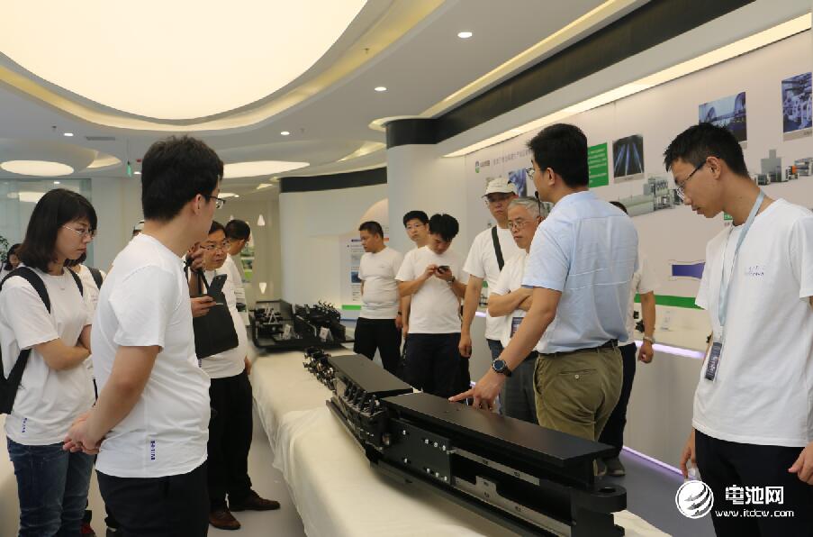 電池百人會企業家一行參觀考察青島中科華聯新材料股份有限公司