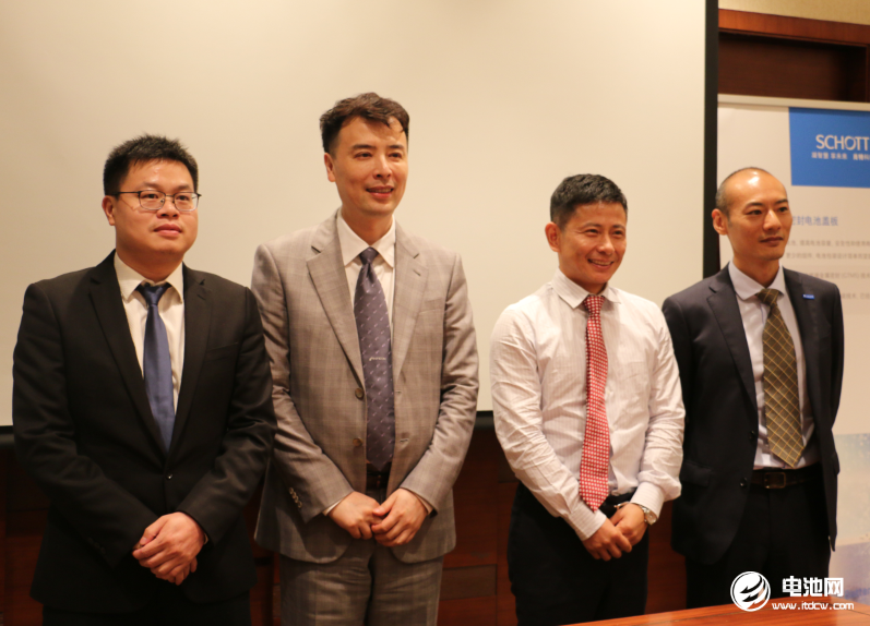 英福康、肖特相關領導合影