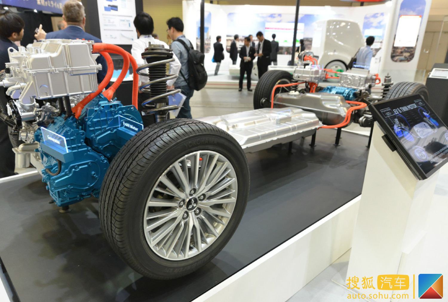 三菱汽車公司近日首次展示了其2019款歐藍(lán)德 PHEV所使用的電池