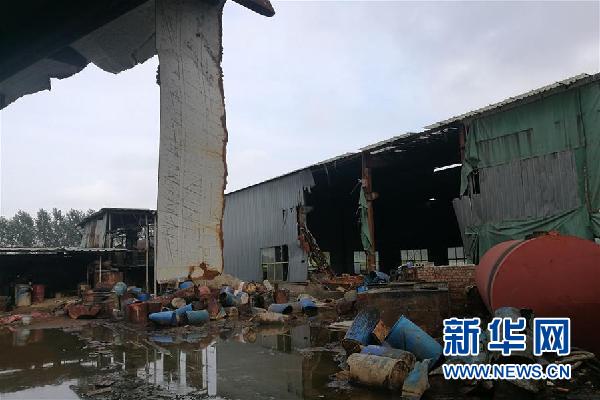 江蘇省淮安市查處的一處非法鉛冶煉點院內一角