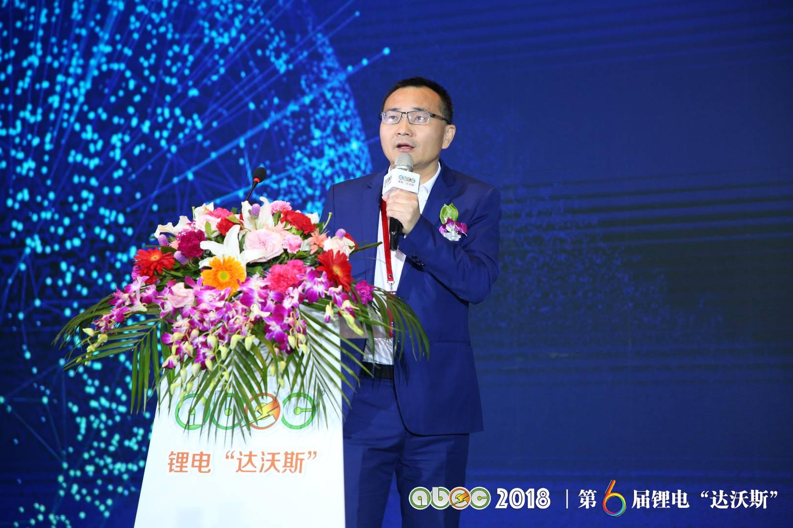 新特電動汽車工業有限公司智能互聯中心總經理肖華東