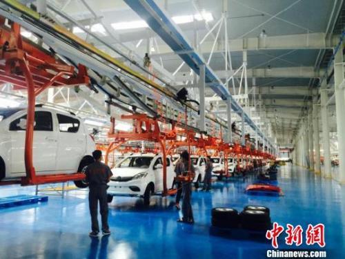 資料圖:新能源汽車生產(chǎn)線 梁成功 攝 資料圖:新能源汽車生產(chǎn)線 梁成功 攝