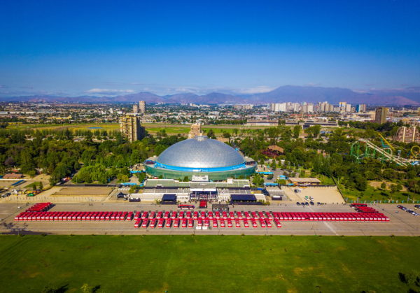 2018年12月,比亞迪100臺純電動大巴在智利圣地亞哥交付 2018年12月,比亞迪100臺純電動大巴在智利圣地亞哥交付