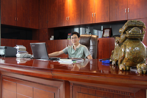 湖南中科星城石墨有限公司總經(jīng)理皮濤 湖南中科星城石墨有限公司總經(jīng)理皮濤