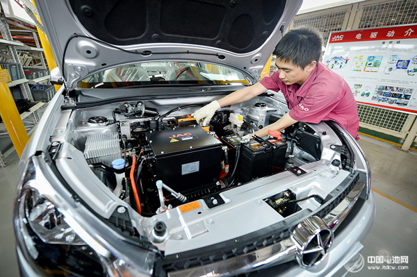 新能源汽車積分考核第一年：合資與自主正面交鋒