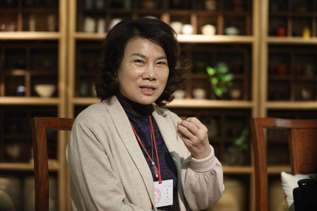 全國(guó)人大代表、格力電器董事長(zhǎng)董明珠接受記者采訪。（攝影/本報(bào)記者 車亮）