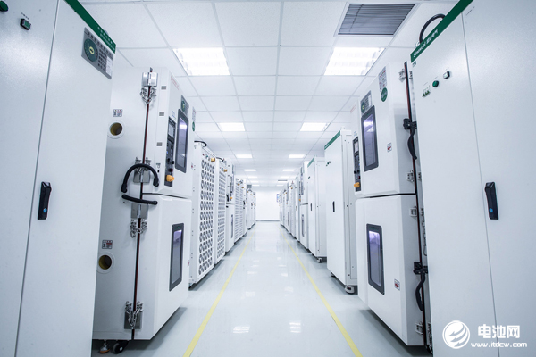 蜂巢能源開啟動力電池“疊時代” 讓電動汽車更“性感”