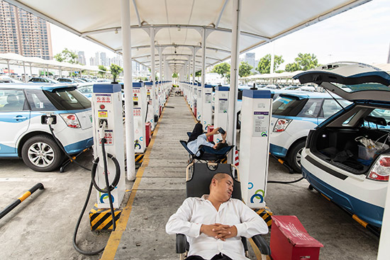 想稱霸電動汽車行業？先得跨過中國這道坎