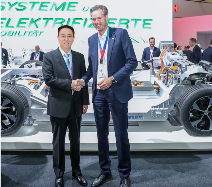 許家印赴德考察宴請眾汽車巨頭高管 引頂級技術為“恒馳”提速 許家印赴德考察宴請眾汽車巨頭高管 引頂級技術為“恒馳”提速