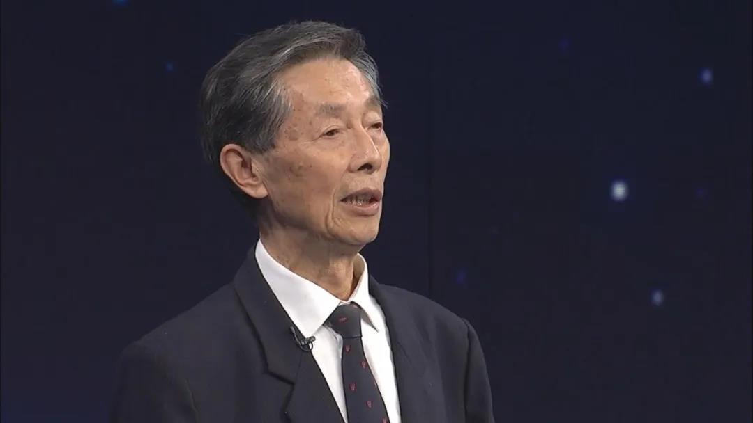 圖為中國工程院院士陳立泉 圖片來源:中國經(jīng)濟(jì)大講堂 圖為中國工程院院士陳立泉 圖片來源:中國經(jīng)濟(jì)大講堂